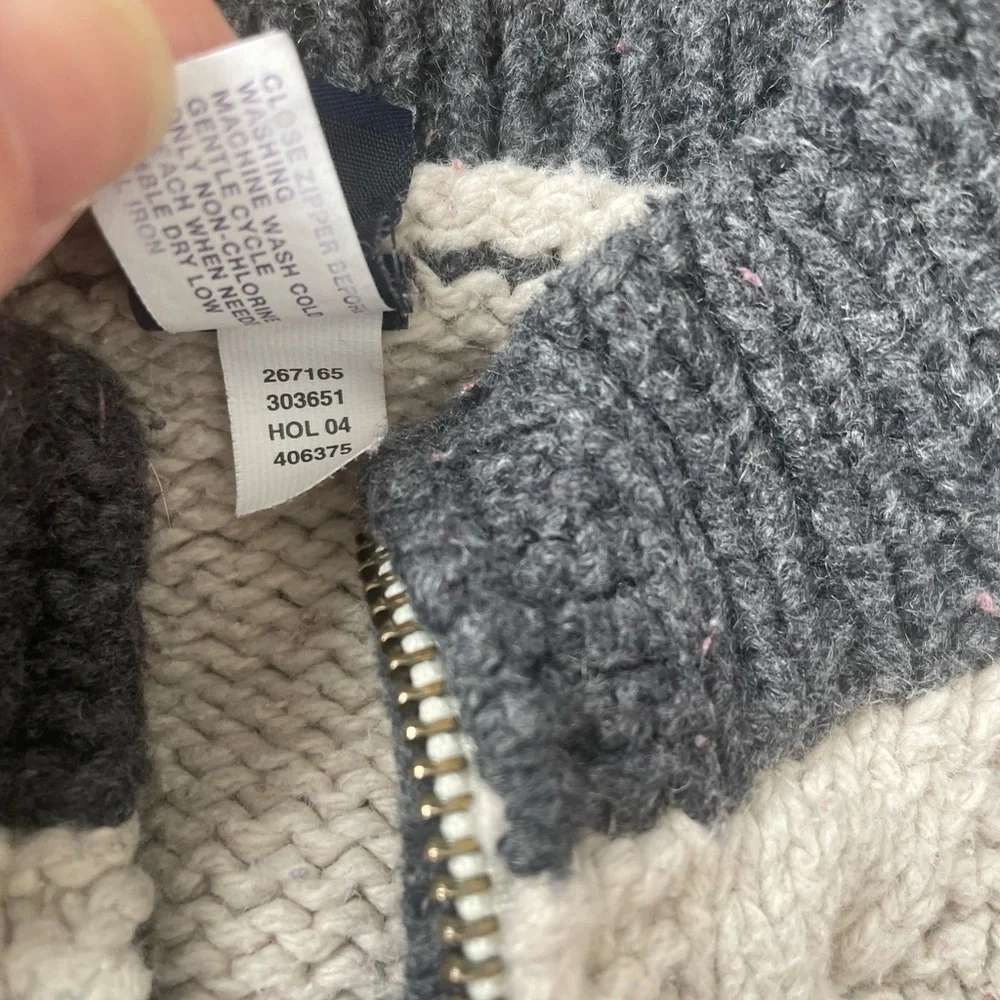Vintage Gap chunky cable knit cardigan sweater